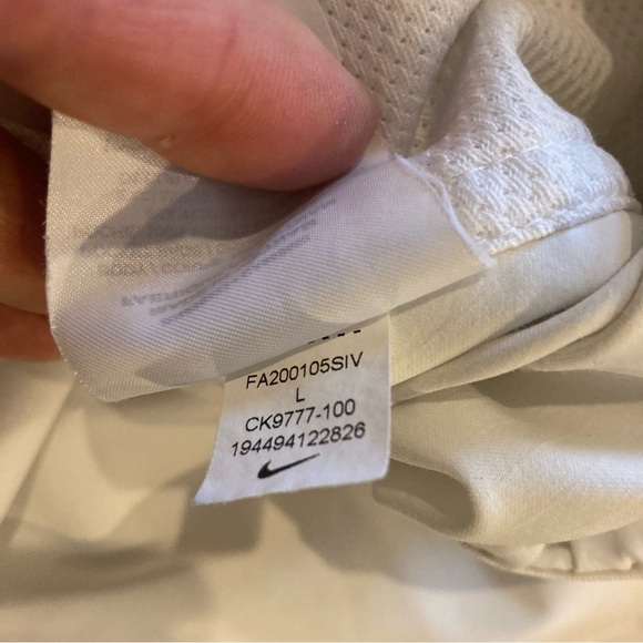 White Nike dry fit tennis shorts size large - Picture 5 of 6
